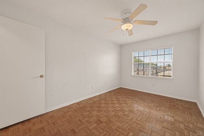 Building Photo - 6404 Burgoyne Dr.