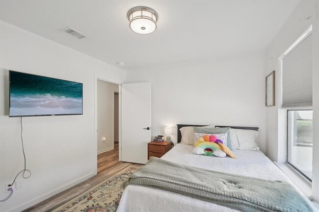 Building Photo - 730 Vanguard St