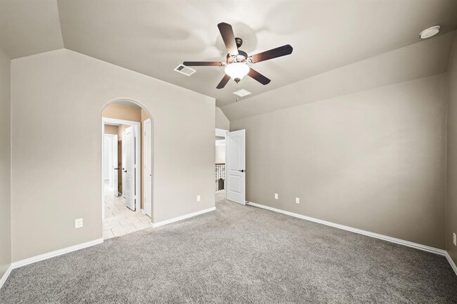 Building Photo - 28223 Red Shady Oaks Dr