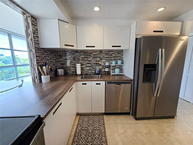 Building Photo - 2101 Atlantic Shores Blvd
