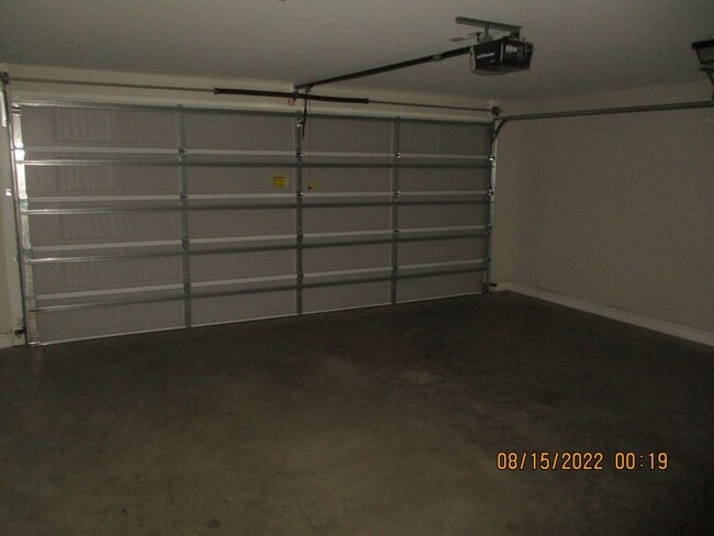 Building Photo - 115 Shumard Ct