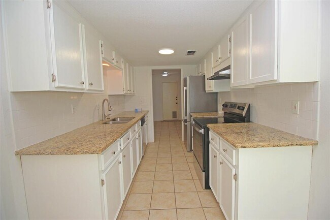 Building Photo - 1503 Cedar Cove St