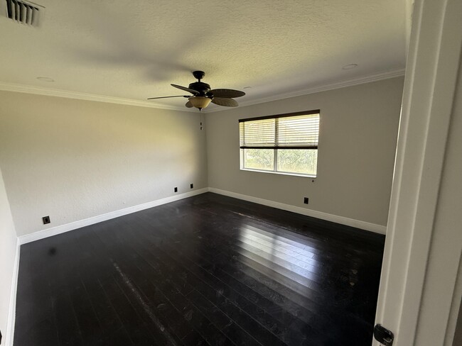 Building Photo - 1295 Longlea Terrace