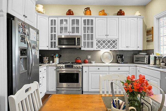 Building Photo - 6 Wentworth St