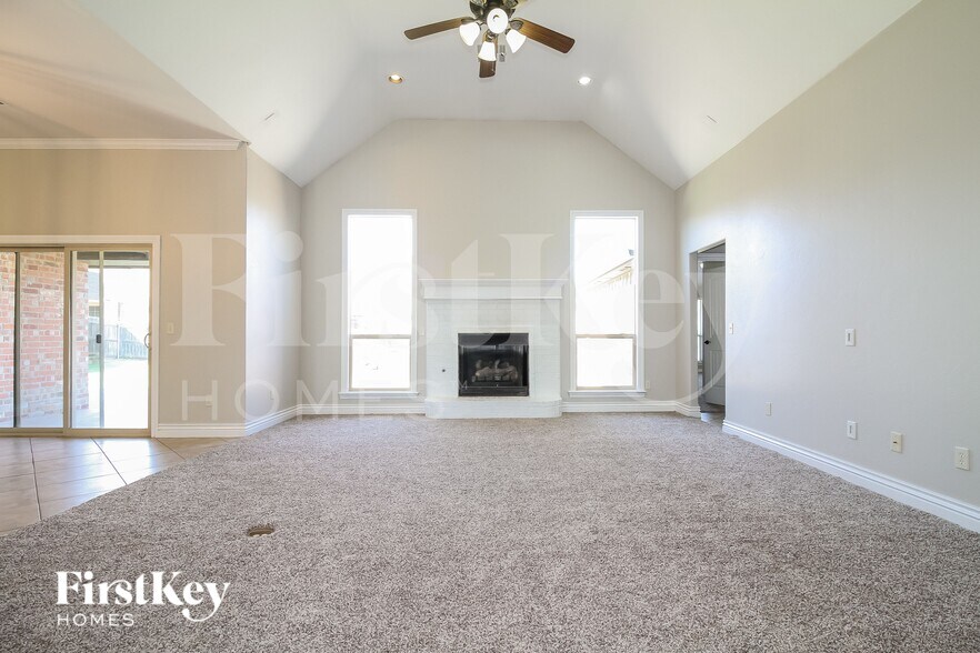 Building Photo - 1705 Northwest 193rd Circle