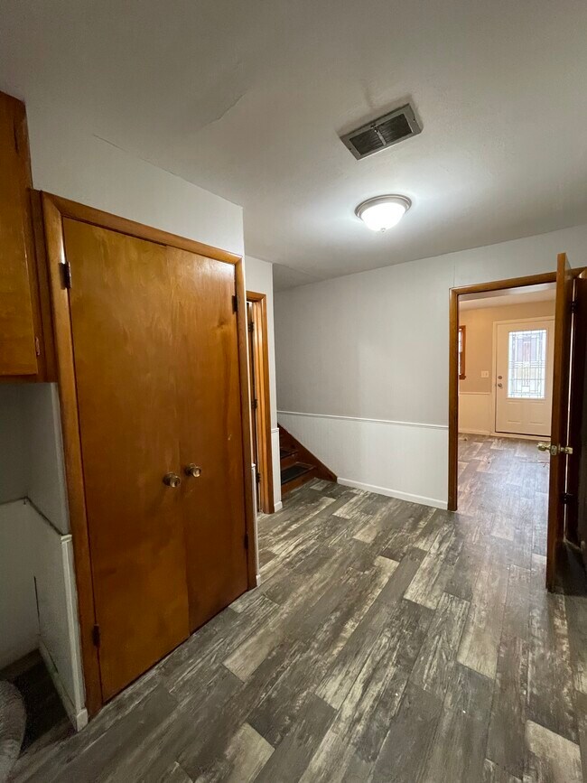Building Photo - 38 Kellwood Dr