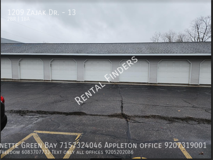 Building Photo - 1209 Zajak Dr