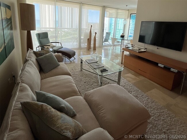 Building Photo - 16500 Collins Ave