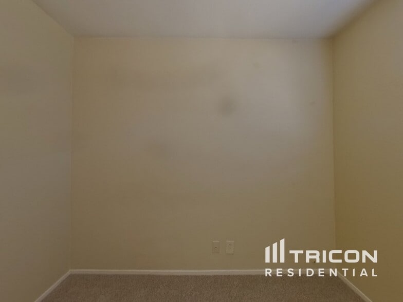 Building Photo - 831 Spoonbill Ln