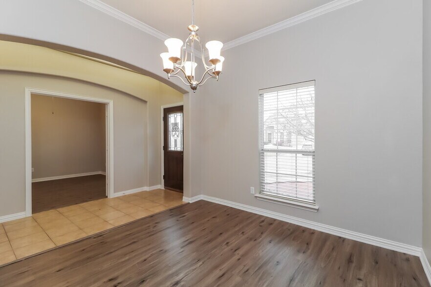 Building Photo - 1625 Salado Tr