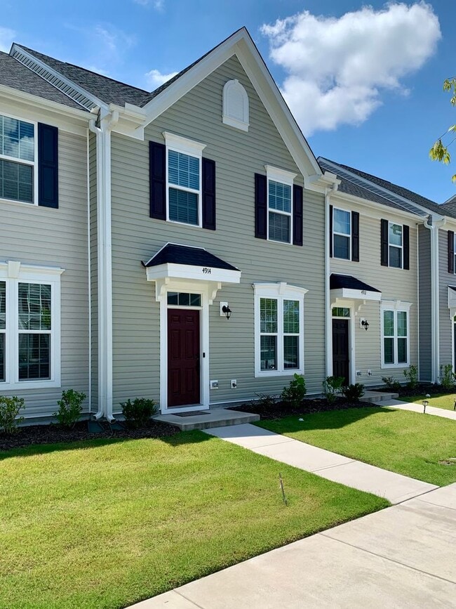 Building Photo - 4914 Crossley St