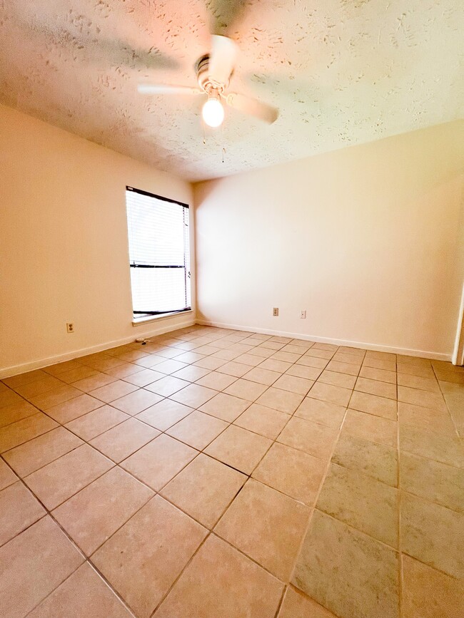 Building Photo - 12704 Hollandale Dr