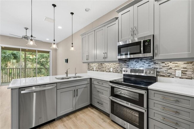 Building Photo - 3167 Moorings Dr S