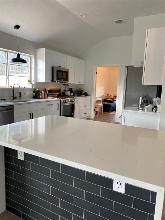 Building Photo - 2623 Goldfinch Dr