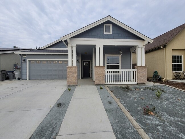 Building Photo - 1353 Molly Ave