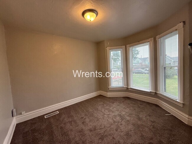 Building Photo - 301 E Nora Ave