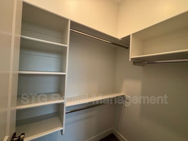 Building Photo - 2916 E Snowberry Dr