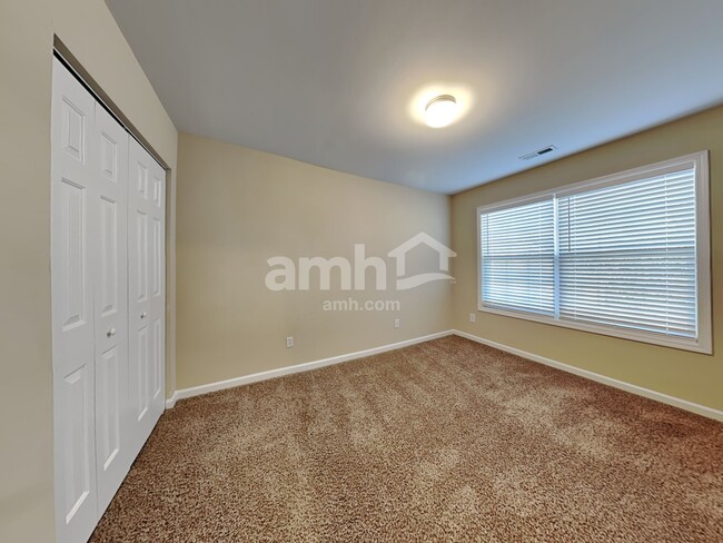 Building Photo - 3910 Pepperbush Dr