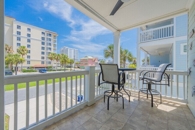 Building Photo - Fully Furnished Jax Beach Townhome