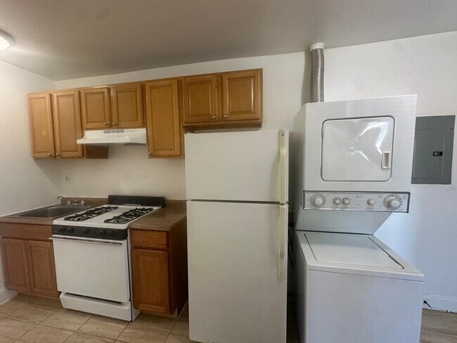 Building Photo - 1025 17th St NE