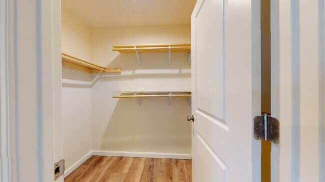 Building Photo - 620 Segovia Rd