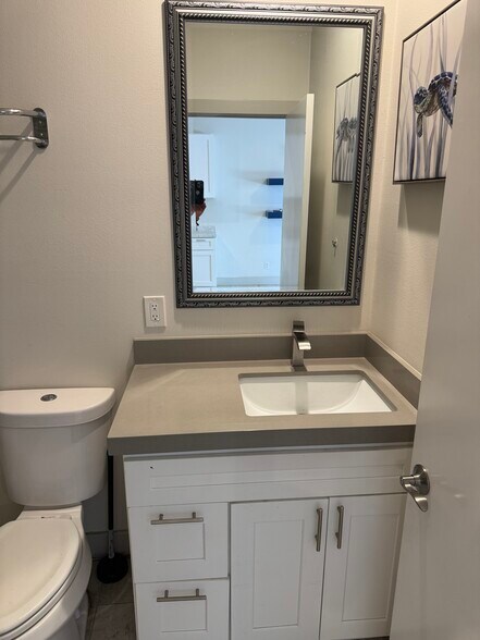 Building Photo - 38580 Rancho Los Cerritos Dr