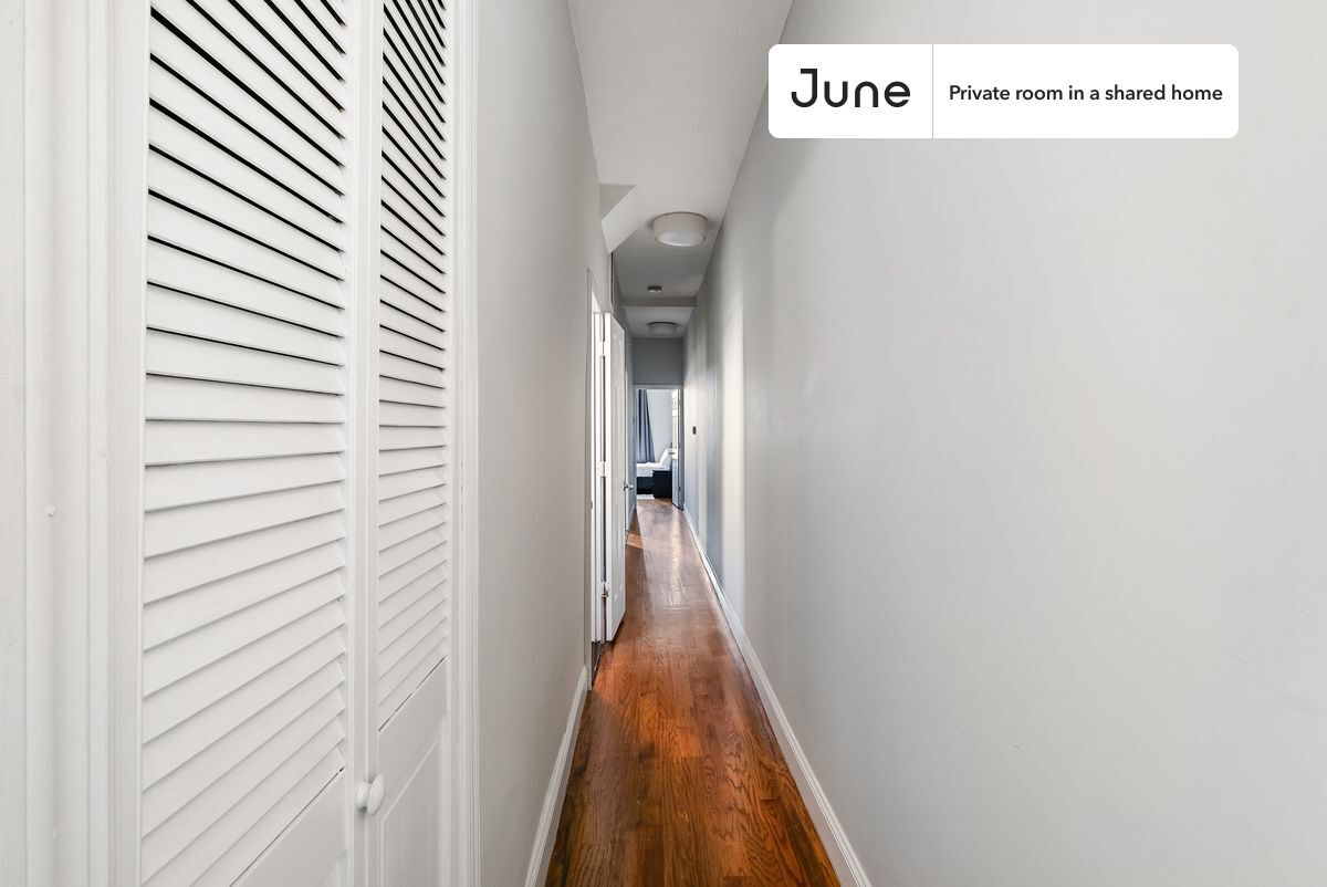 Building Photo - Room in Shared 4 bed/1 bath home