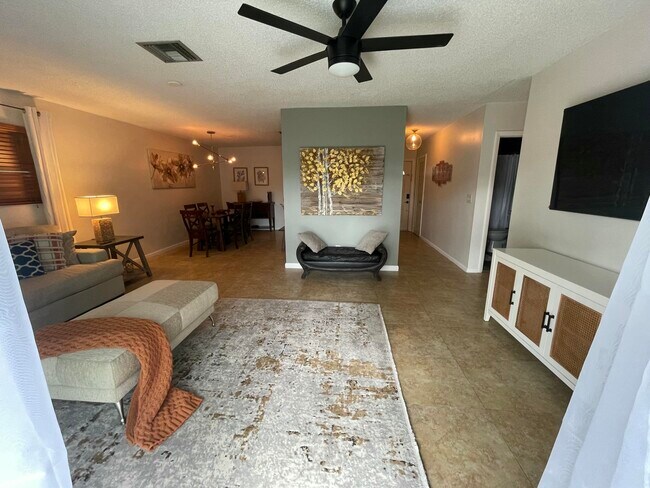 Building Photo - 187 Auburn Dr