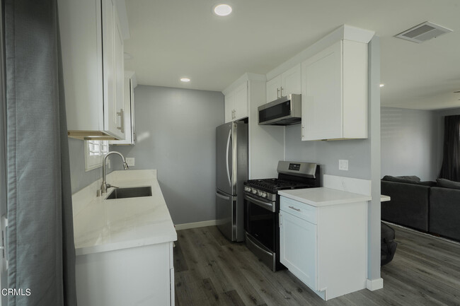 Building Photo - 851 Ivywood Dr