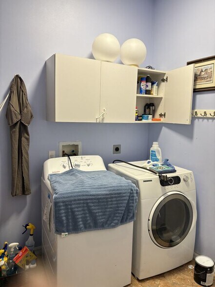 Building Photo - 5475 NW North Crisona Cir