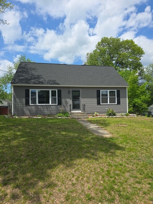 Building Photo - 15 Holly Dr