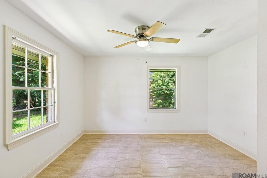 Building Photo - 8977 Nolen Dr