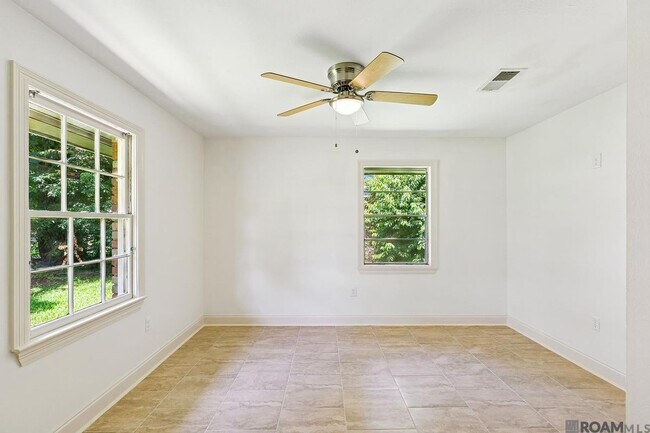 Building Photo - 8977 Nolen Dr
