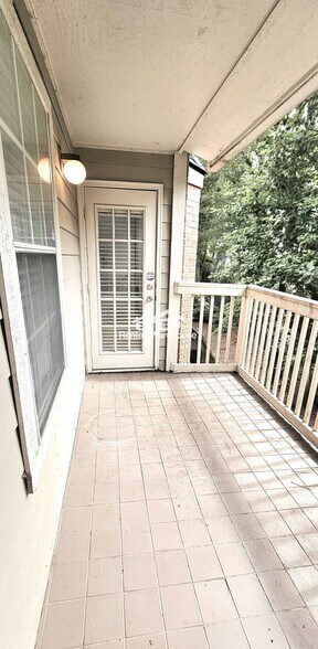 Building Photo - 2060 Chastain Park Ct NE