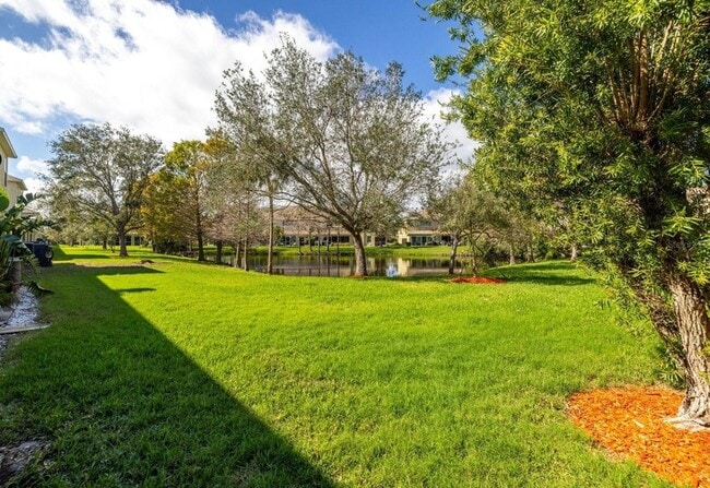 Building Photo - 11231 Kapok Grand Cir