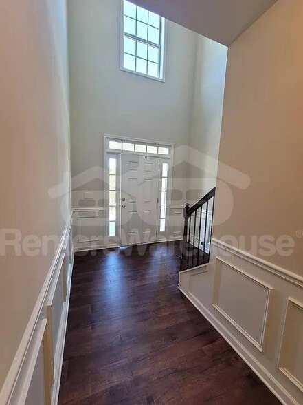 Building Photo - 10 Ontario Ct