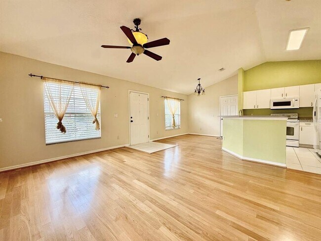 Building Photo - 6807 Kingston Dr