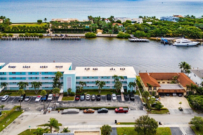 Building Photo - 2758 NE 30th Ave