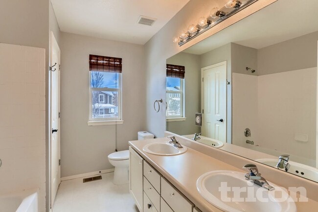 Building Photo - 4565 Larksong Dr