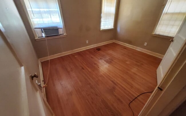 Building Photo - 157-159 Roberta Dr