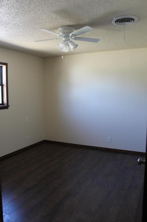 Building Photo - 610 N El Paso Ave