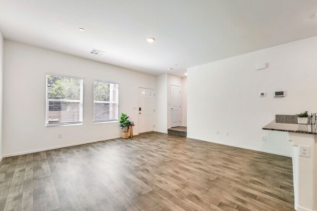 Building Photo - Luxury Living at a breathtaking property nestled in the vibrant city of Las Vegas!