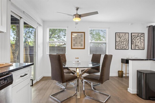 Building Photo - 4512 W Village Ct