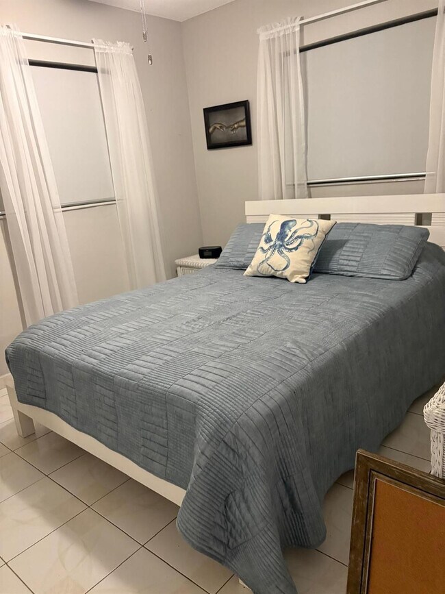 Building Photo - 450 Paradise Isle Blvd