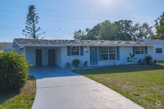 Building Photo - 1752 Banyan Dr