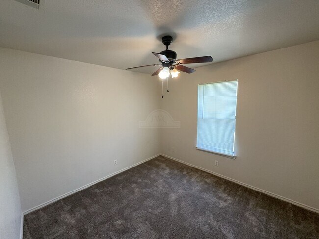 Building Photo - 914 McDaniel Cir
