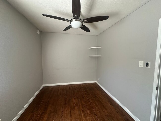 Building Photo - Beautiful 3-Bedroom + Bonus Sunroom Home f...