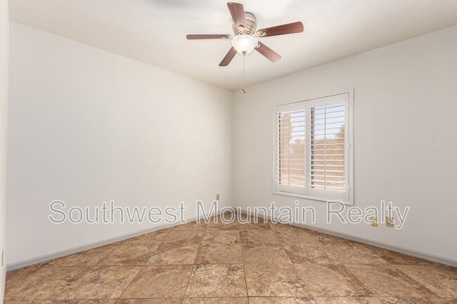 Building Photo - 2020 W Natal Cir