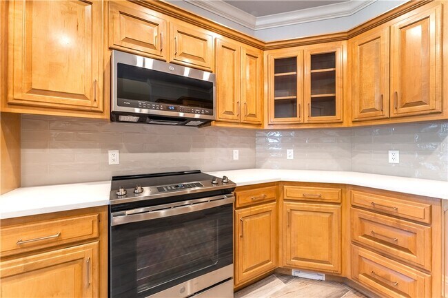 Building Photo - 4103 SE 3rd St