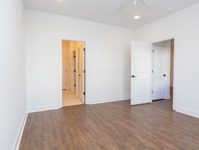 Building Photo - 3504 Fenwick Wy